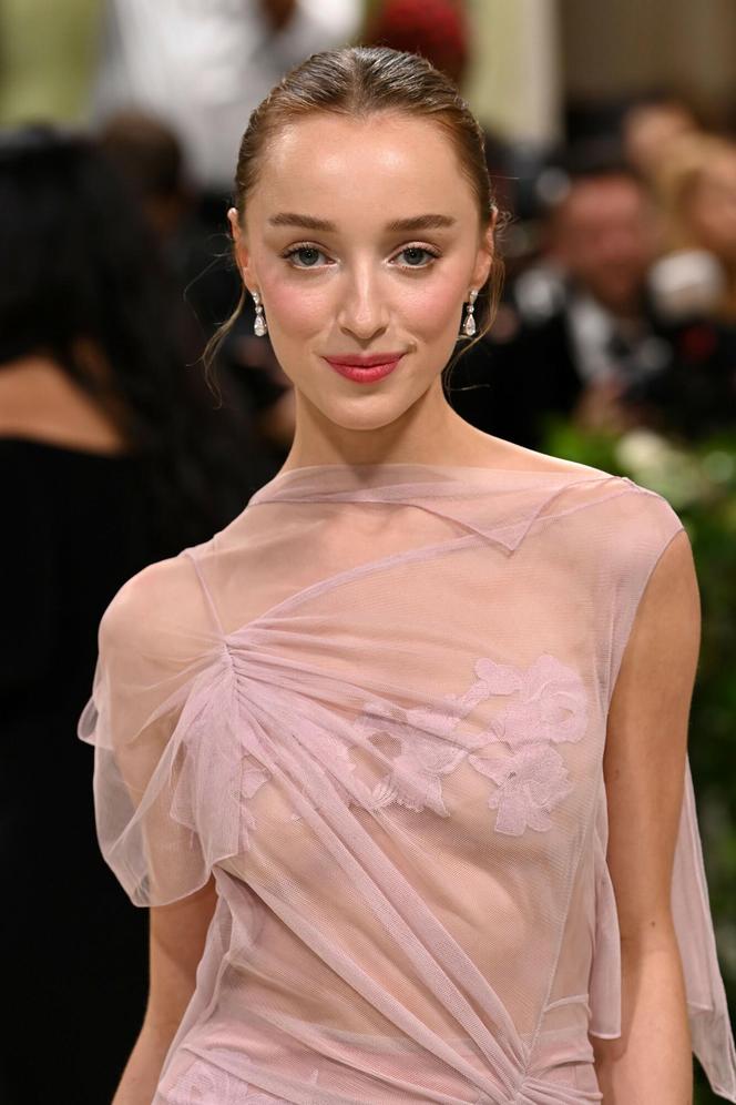 Phoebe Dynevor