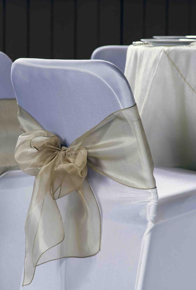 dekoracje ślubne krzeseł