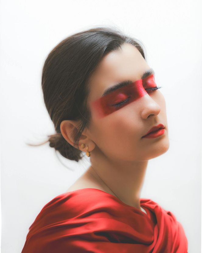 Fryzura z przedziałkiem