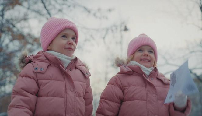 	Święta w M jak miłość odcinek specjalny.Misiek (Aleksander Bożyk), bliźniaczki Emilka i Zuzia (Julia,Marcelina Kempka)