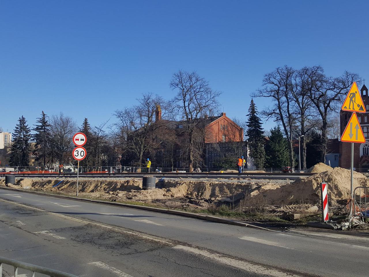 Zniknie kamienica w centrum Bydgoszczy. Są utrudnienia dla kierowców i pieszych [WIDEO] 