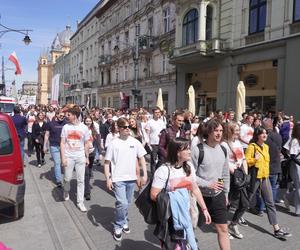 Pochód Juwenaliowy Łódzkich Uczelni. Studenci przejęli Łódź! [ZDJĘCIA]