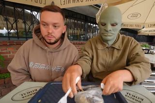 Książulo z wizytą w Częstochowie. Odwiedził bar przy Jasnej Górze