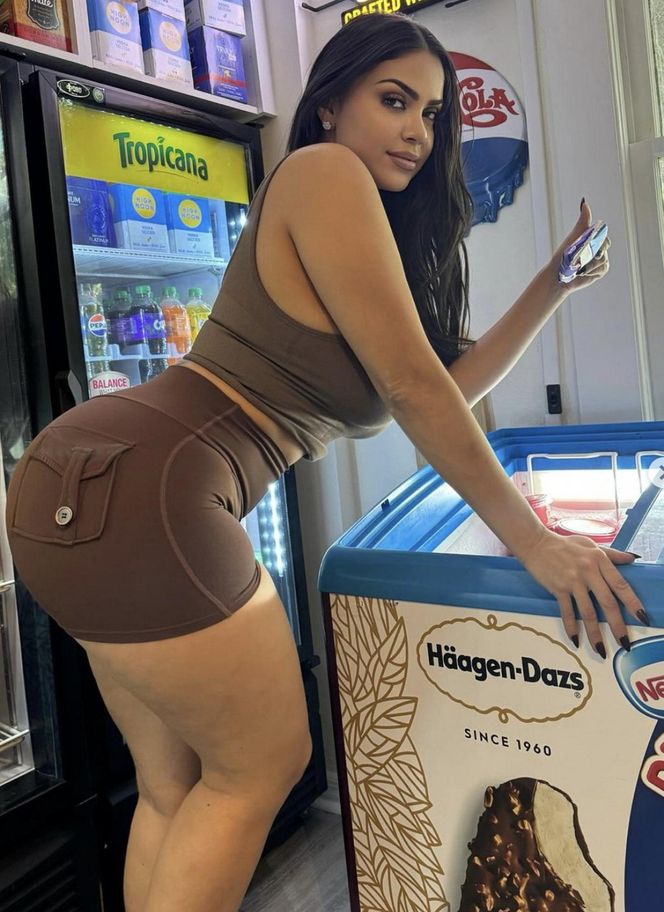 Udaje narzeczoną na Wigilii. Mężczyźni płacą za to fortunę!