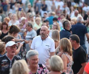 Potańcówka pod Teatrem Śląskim w Katowicach. Tłumy wręcz oszalały ZDJĘCIA