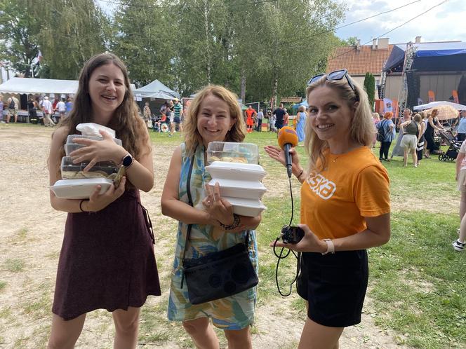 Gigantyczne kolejki po pierogi w Biesowie. Przygotowano ich ponad 50 tysięcy. Zobacz zdjęcia!