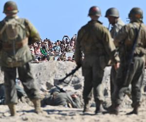 Turyści usłyszeli strzały, a czołgi wjechały na plaże. Zobaczcie zdjęcia z finałowej inscenizacji „Lądowanie na plaży”!