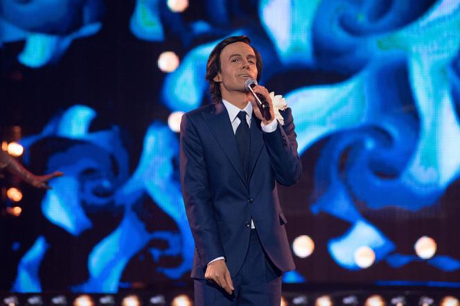 Jerzy Grzechnik jako Julio Iglesias