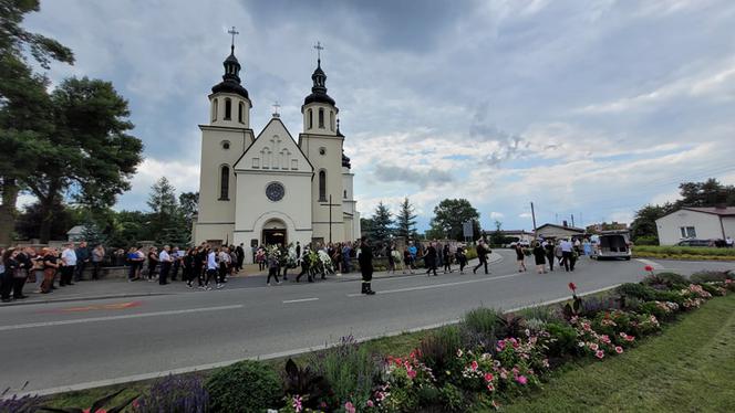 Pogrzeb ofiar zabójstwa w Borowcach. Gianni pożegnał swoich bliskich [ZDJĘCIA]