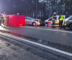 Tragiczny wypadek na DK 10 w Przyłubiu! Nie żyje jedna osoba, a kilka zostało rannych [ZDJĘCIA]