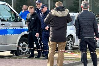 Szokujące sceny przy siedzibie Polsatu w Warszawie. Mężczyzna przyciągnął uwagę wszystkich przechodniów