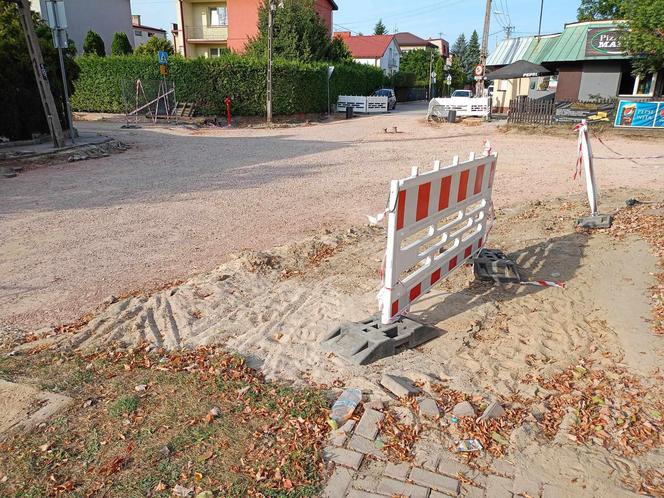 Roboty na ulicy Kraszewskiego obejmują budowę dwóch wyniesionych przejść dla pieszych i wyrównanie nawierzchni