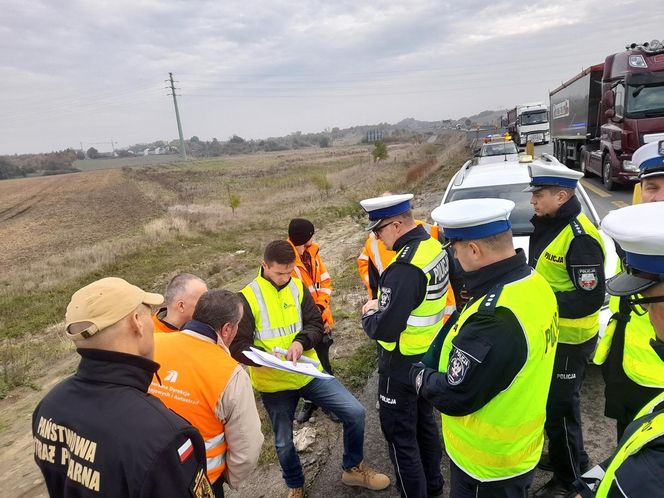 Czworo dzieci zginęło w karambolu na S7 pod Gdańskiem. Specjalna komisja na miejscu