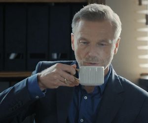 M jak miłość, odcinek 1885. Andrzej Budzyński (Krystian Wieczorek