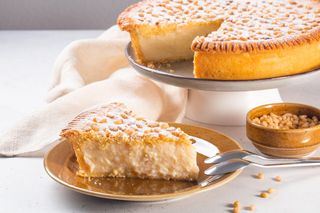 Torta della nonna. Włoski przepis na obłędną tartę z budyniem