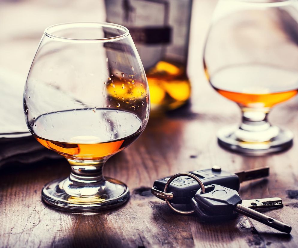 Ile trzeźwiejemy po alkoholu? Sprawdź bez alkomatu