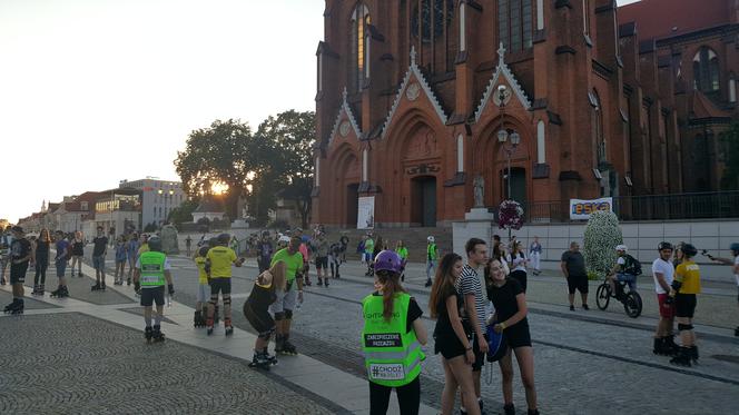 Nightskating Białystok. Rolkarze przejechali ulicami miasta