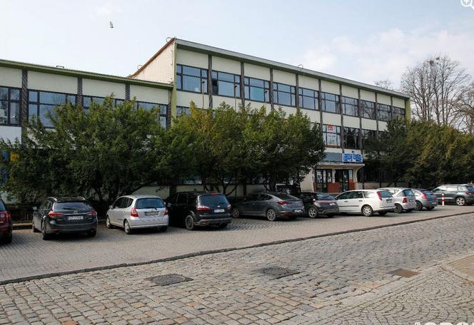 Koronawirus. MASOWE szczepienia w Opolu! Jest termin, miejsce i PROBLEM! Dzieci jeżdżą tam na łyżwach