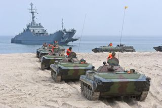 Sowiecka tradycja i współczesna prezentacja siły militarnej Rosji 