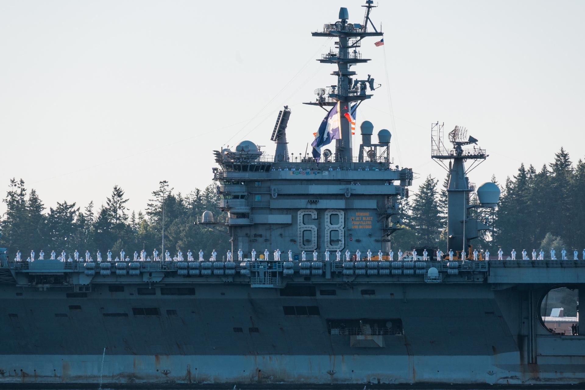 Lotniskowiec USS Nimitz