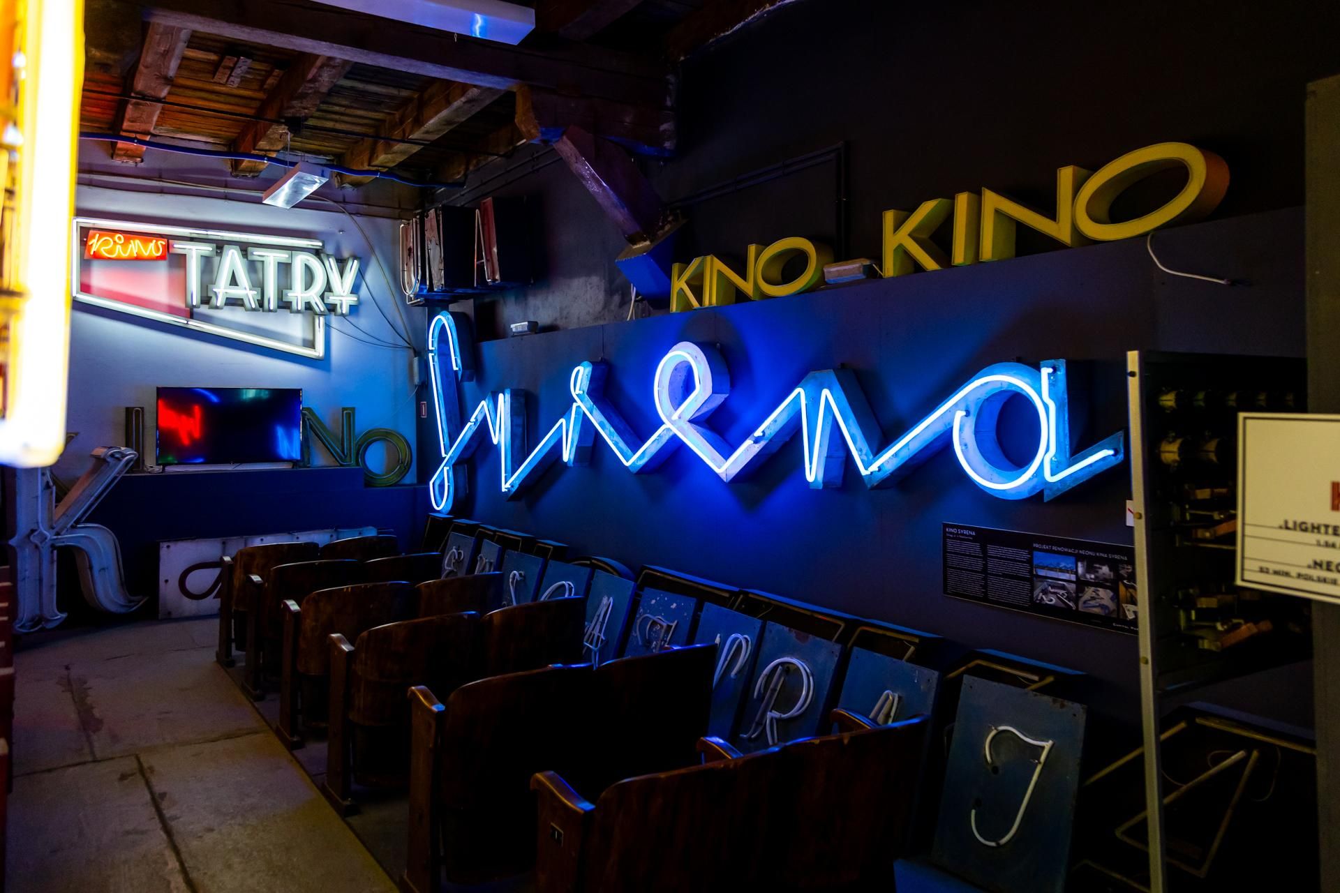 Neony z Muzeum Neonów w Warszawie