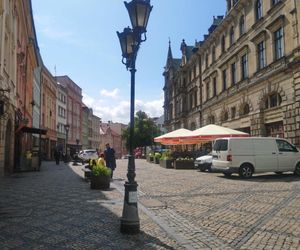 O tym mieście mówią mała Praga. Twierdza, podziemia i najstarszy kamienny most 