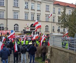 Protest rolników w woj. lubelskim. Rolnicy w Lublinie rozpoczęli przemarsz. Mamy zdjęcia!