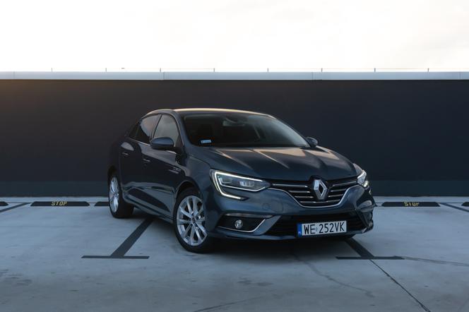 Rozsądny sedan z dynamicznym silnikiem. Renault Megane GrandCoupe 1.3 TCe 140 FAP Intens - TEST, OPINIA