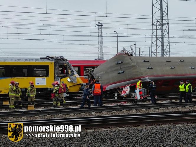 Czołowe zderzenie pociągów w Gdyni. Są ranni