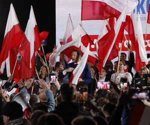 Wyszli z TVP po debacie. Trzaskowski i Nawrocki twarzą w twarz z kamerami