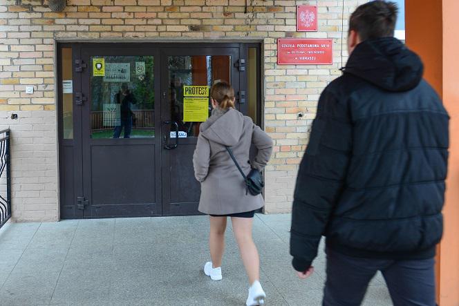 Egzamin Ósmoklasisty 2021 - DATA, TERMINY. Kiedy jest egzamin na koniec szkoły?