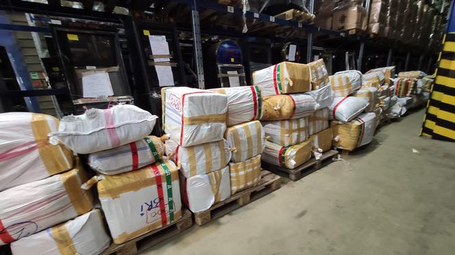 Mazowsze: Ujawniono nielegalne towary. Blisko 32 tysiące sztuk podróbek i 71 kilogramów melasy tytoniowej
