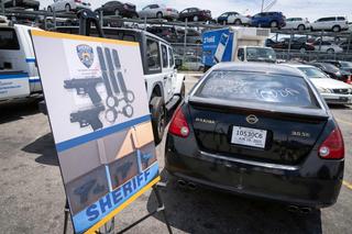 Auta widma zalewają ulice metropolii