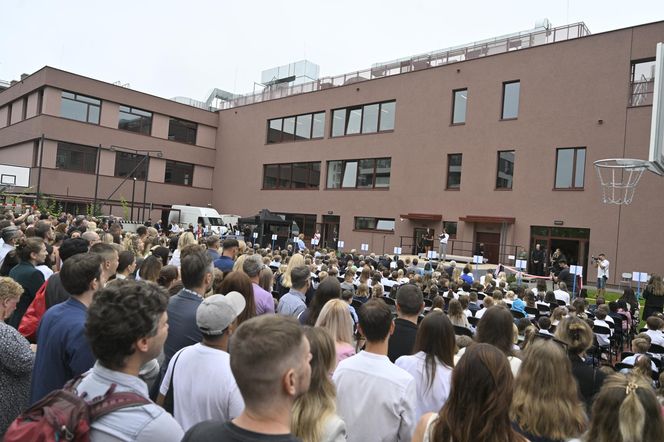 Rozpoczęcie roku w nowej szkole na Mokotowie. Zbudował ją deweloper