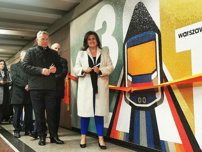 30 lat metra w Warszawie. Odsłonięcie mozaiki