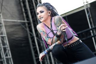 Lena Scissorhands, wokalistka Infected Rain