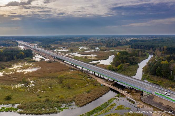 Na autostradzie A1 oddano do użytku kierowców kolejne kilometry drogi. Praca wre. Zobaczcie [ZDJĘCIA, WIDEO]