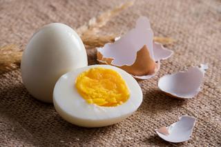 Jajka na twardo: jak prawidłowo ugotować jajka na twardo [WIDEO]