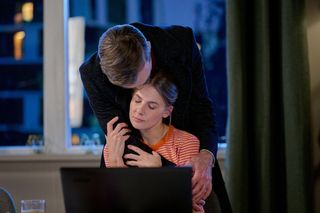 Na Wspólnej, odc. 3975. Mariusz Czerski (Mariusz Zaniewski), Ola (Marta Wierzbicka)