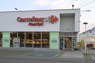 Czy w niedzielę [12.10.2025] czynne są sklepy?