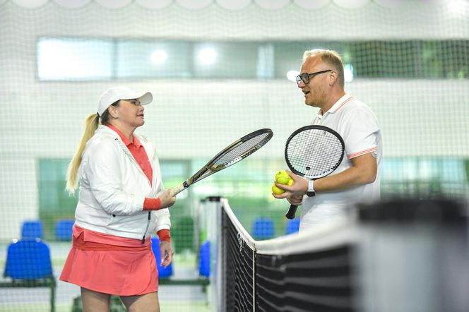 Katarzyna Niezgoda i ukochany rozgrzali kort! Spódniczka kusa, za to mimika "na bogato"