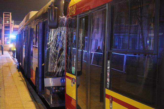 Zderzenie dwóch autobusów miejskich w Warszawie