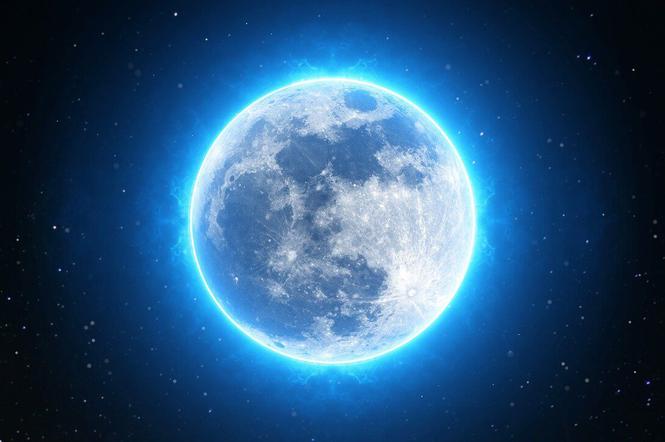 Niebieska pełnia Księżyca w Halloween 2020