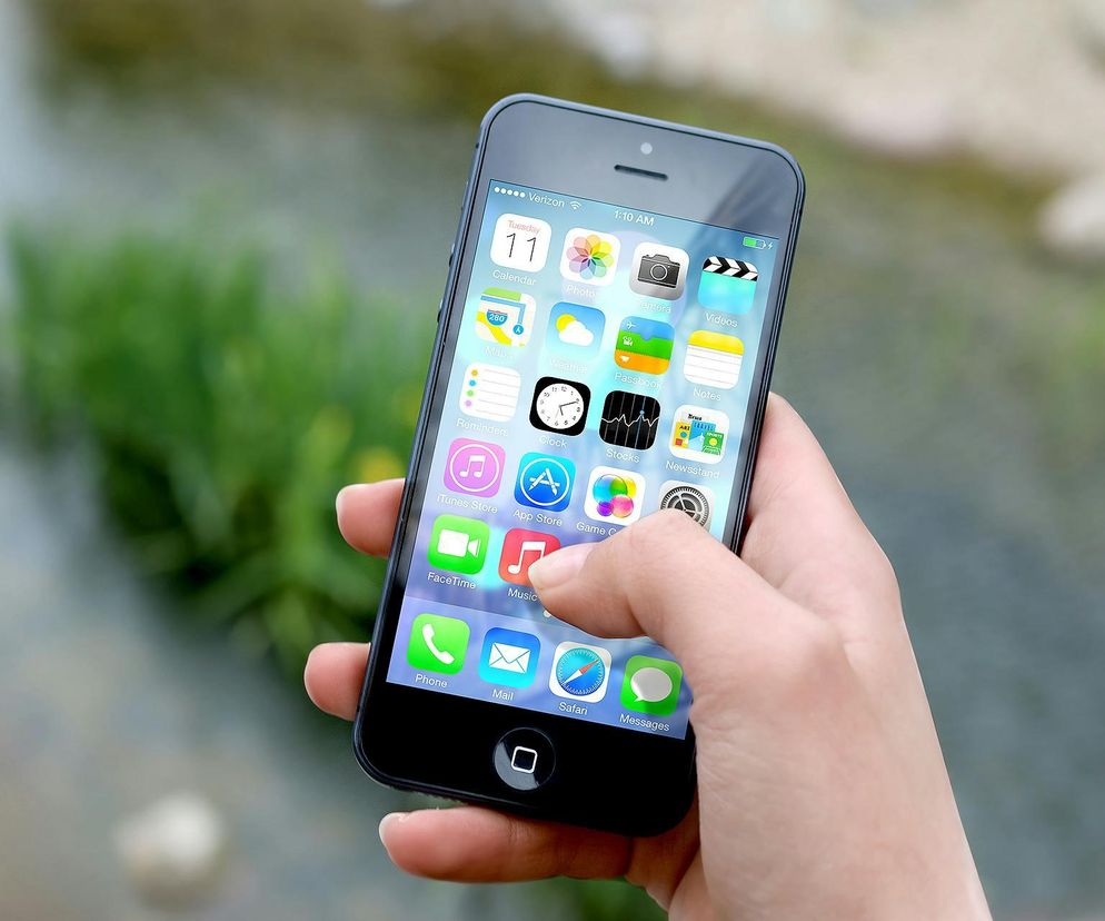 Wakacyjne aplikacje. Które warto mieć na swoim telefonie podczas podróży?