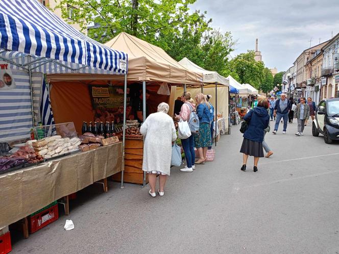 Stoiska wystawców podczas Jarmarku św. Stanisława można odwiedzać w godz. 10.00-18.00 w dn. 10 i 11 maja