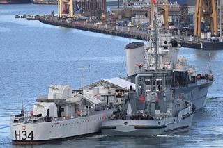ORP Błyskawica odholowany do portu wojennego. Te zdjęcia robią wrażenie! 