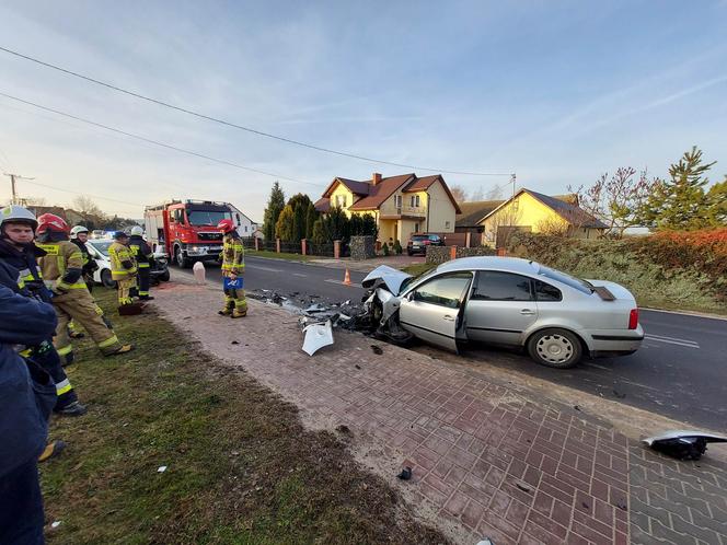 Wypadek w Ambrożowie! Zderzyły się trzy auta, ruch odbywa się wahadłowo