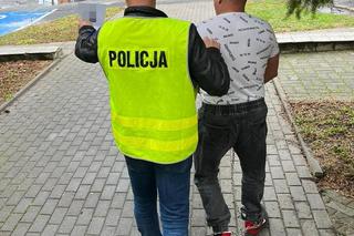 Nakradli drożdżówek w bydgoskiej cukierni. Łupy rozsypał im się przed kamerą monitoringu [ZDJĘCIA]