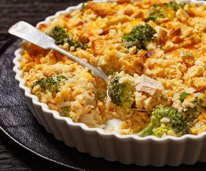 Zapiekanka, aż palce lizać. Przygotujesz ją w kilka minut, a zachwyci cię smakiem