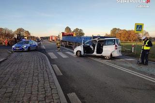 Poważny wypadek w Lisowie na DK46. Jedna osoba trafiła do szpitala 